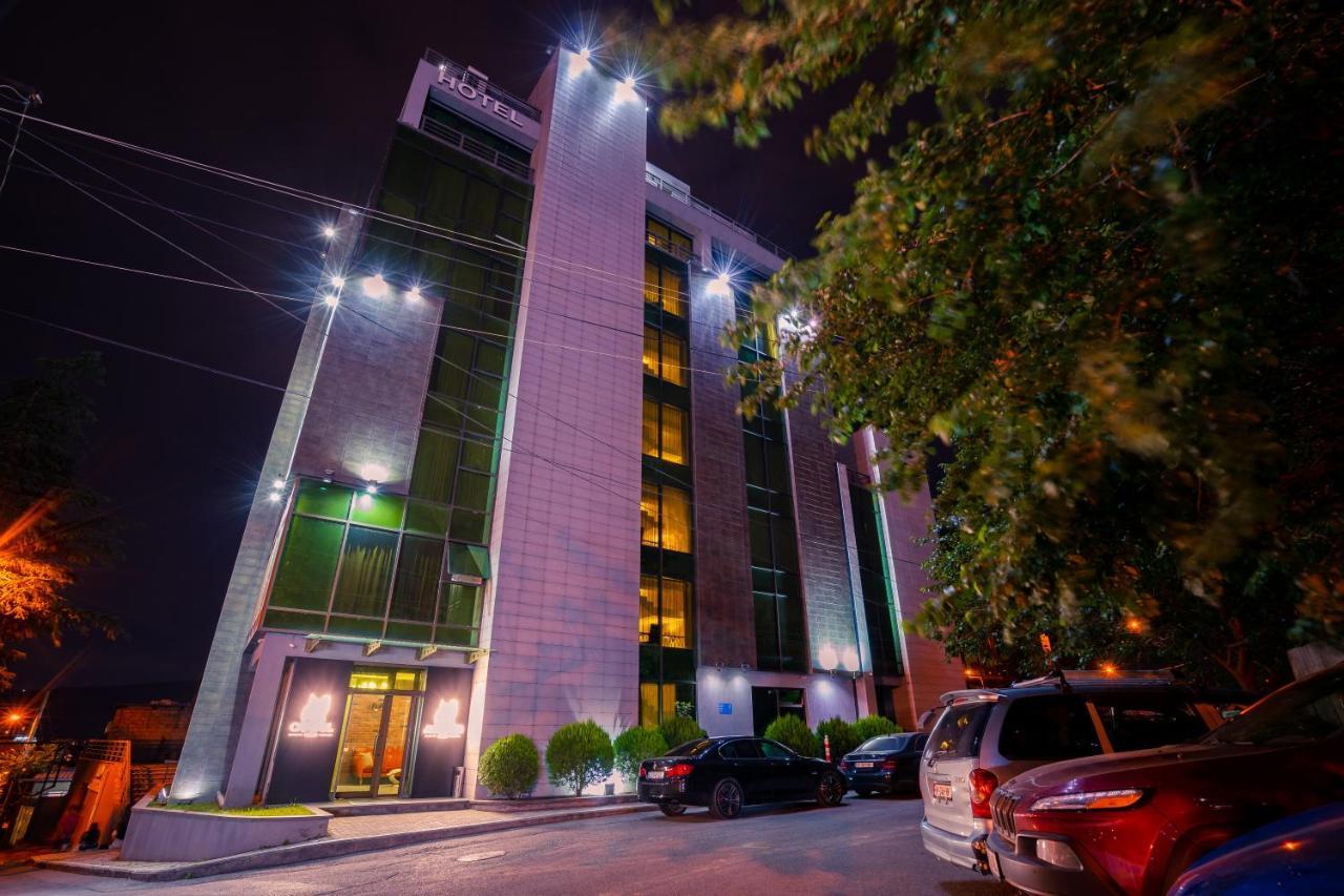 Capitol By Umbrella Hotel Тбилиси Екстериор снимка